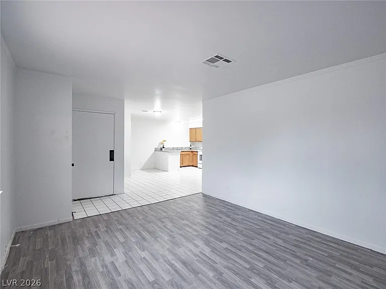 825 Hedge Way #2 — Photo 8