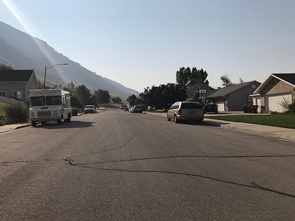 5th image of 1951 Montana Ave