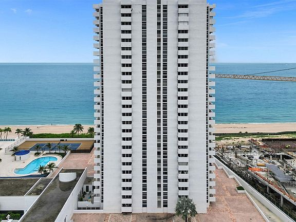 2nd image of 1370 S Ocean Boulevard #1006