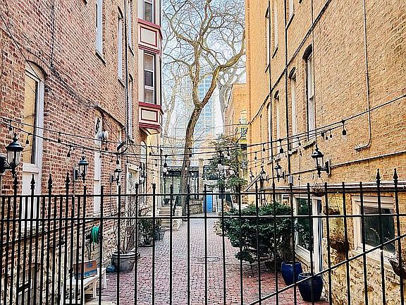 Gaslight Court (shared)