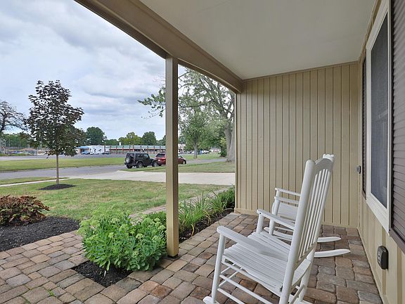 2nd image of 1321 Yellowwood Dr