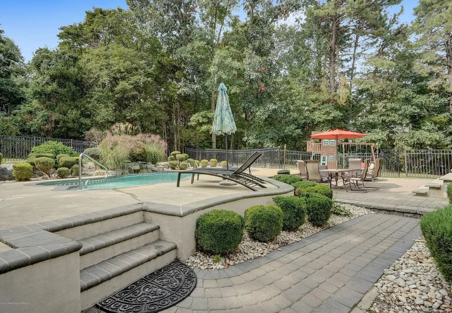 5 bed, 3082 sqft, $4,750 — Photo 2