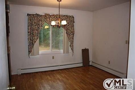 3rd image of 354 Lakewood Ln