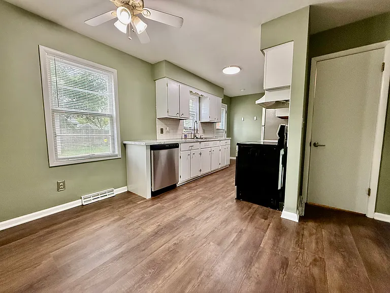 Caleb Ave — Photo 5