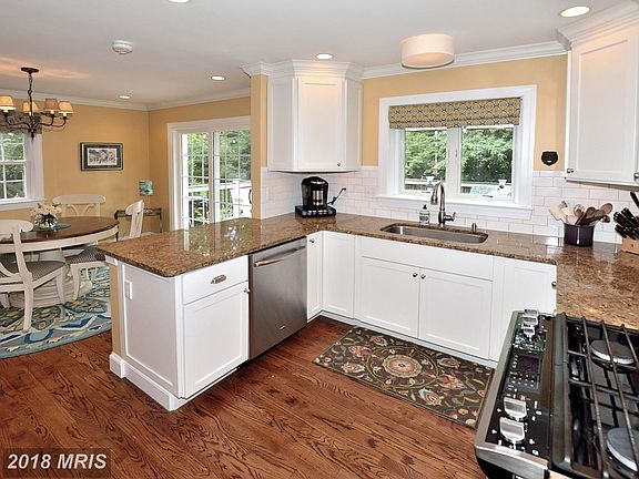 4th image of 1055 Dalebrook Dr