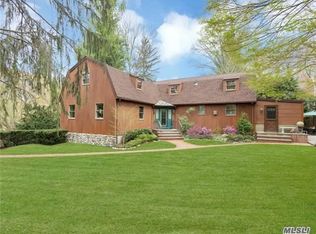 85 Kissam Ln, Glen Head, NY 11545