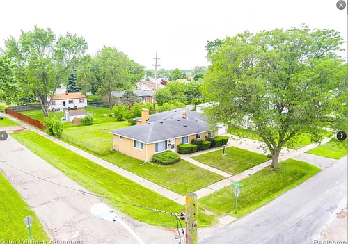 31705 Balmoral St Photo 1