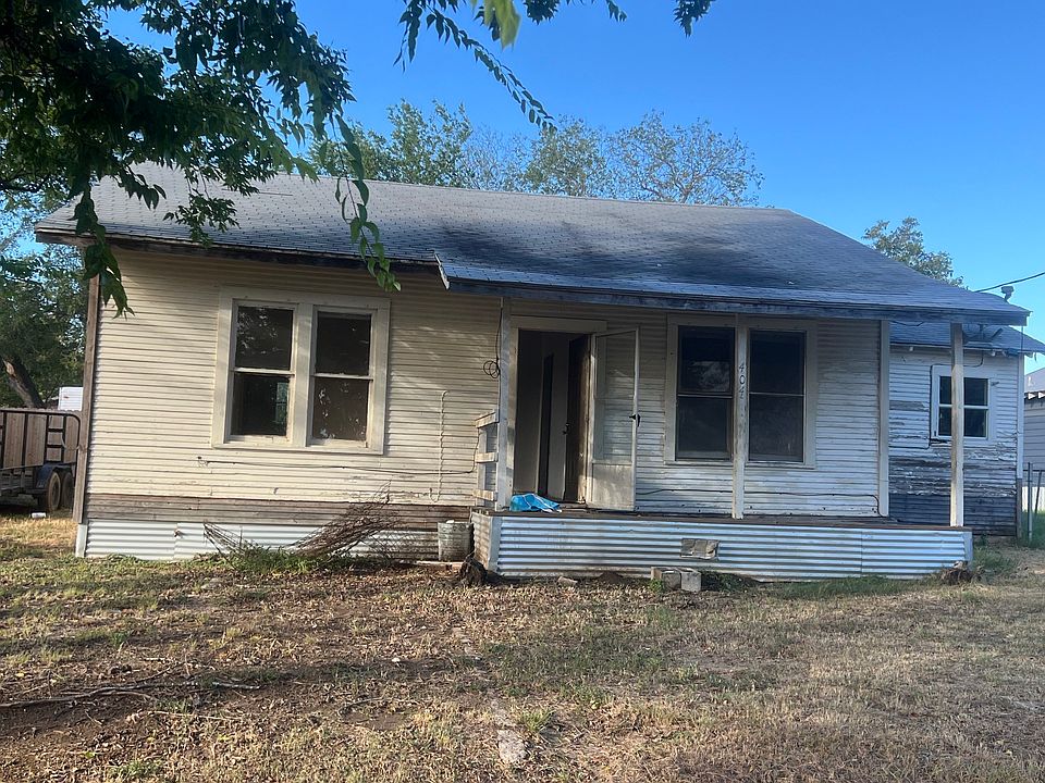 1st image of 404 E Main St