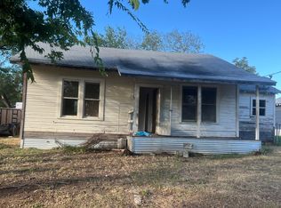 404 E Main St, Wortham, TX 76693