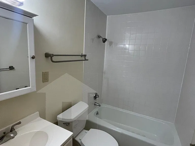 21 Franklin St #3 — Photo 8