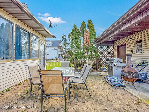 4th image of 1707 Elizabeth St