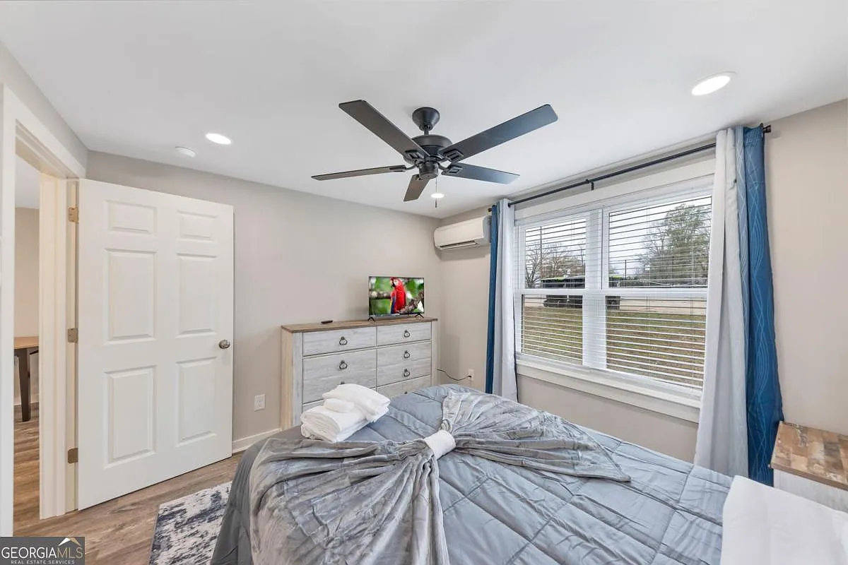 2 bed, 1.0 bath, 700 sqft, $2,600 — Photo 4