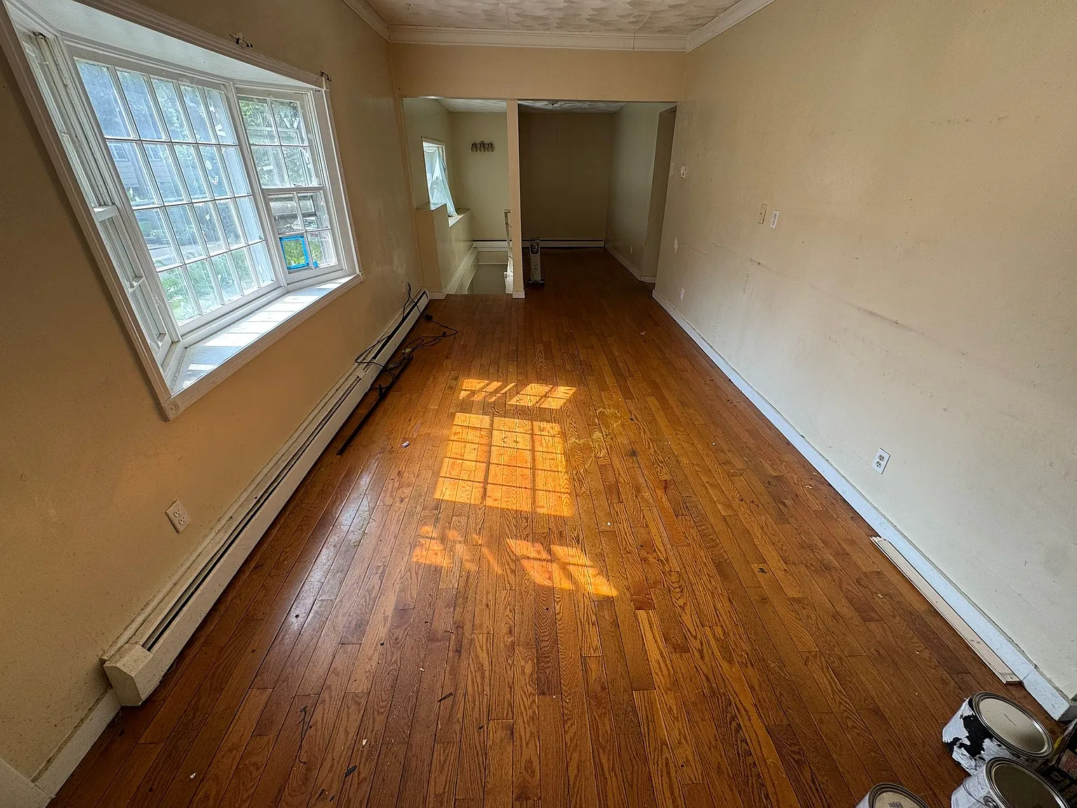 4 bed, $2,100 — Photo 2