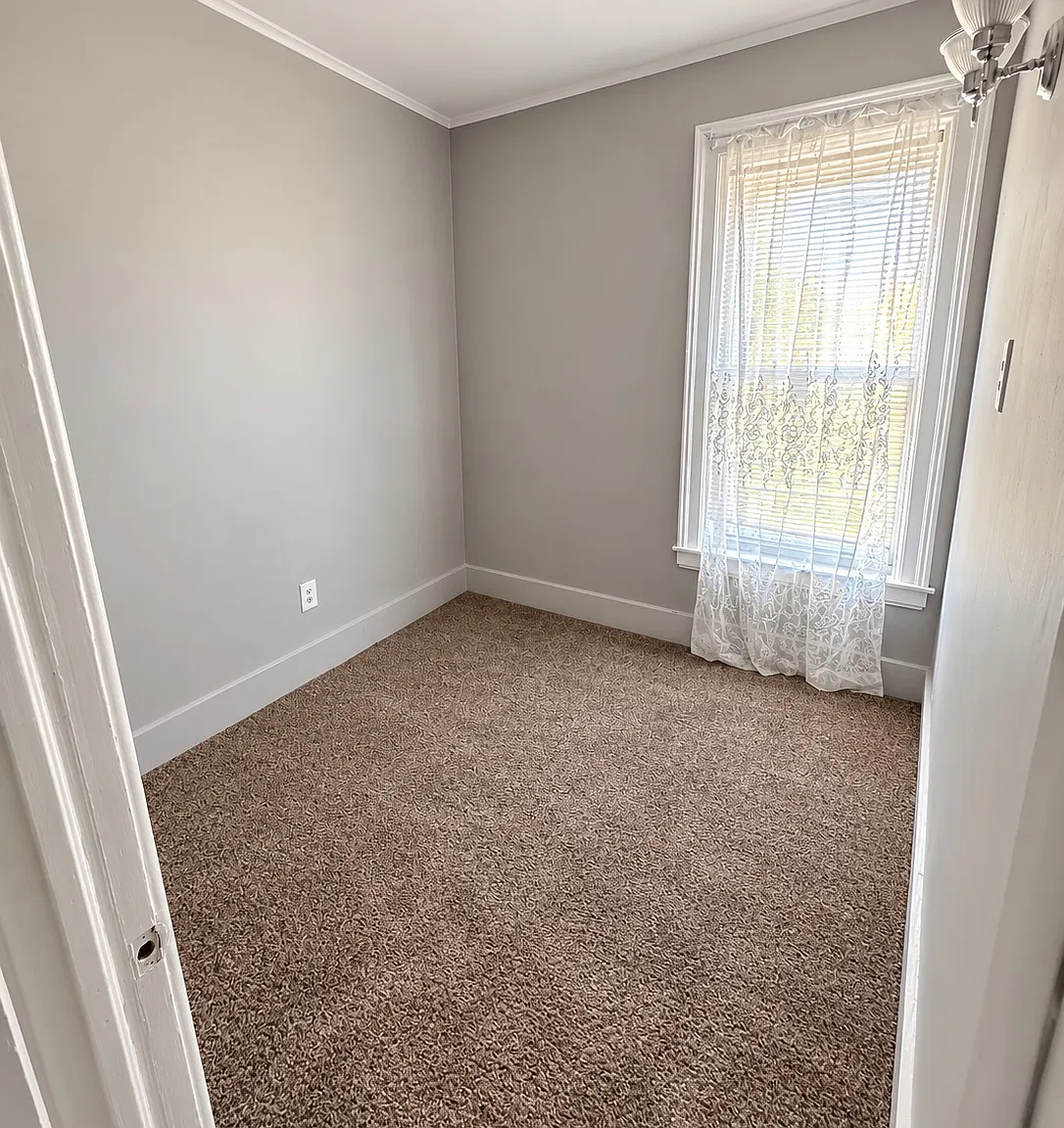 2 bed, 1000 sqft, $1,300 — Photo 3