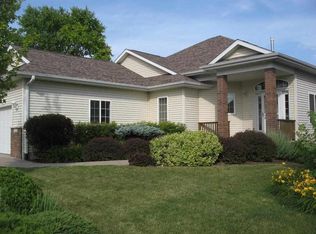 1071 Chamberlain Dr, Iowa City, IA 52240