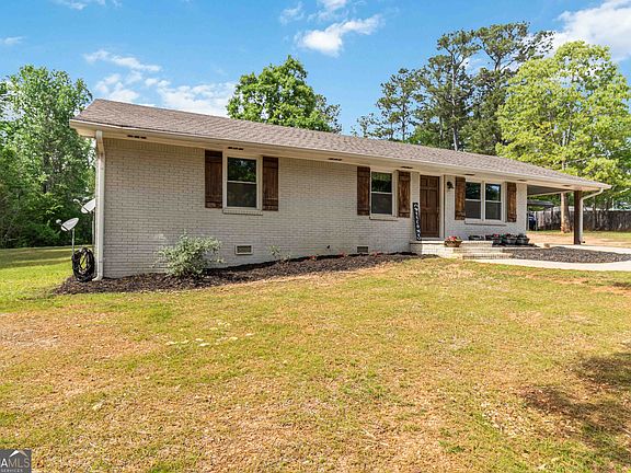 3rd image of 899 Simmons Rd