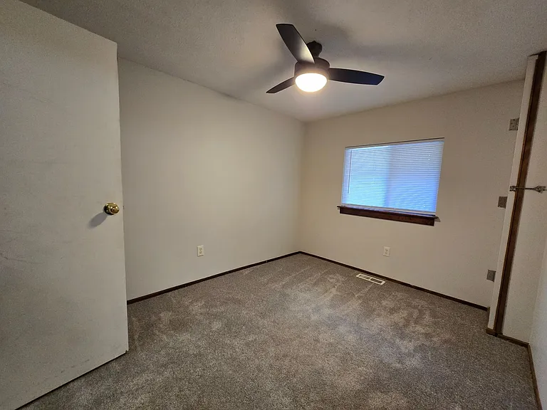 16 Wilshire Wood Dr — Photo 12