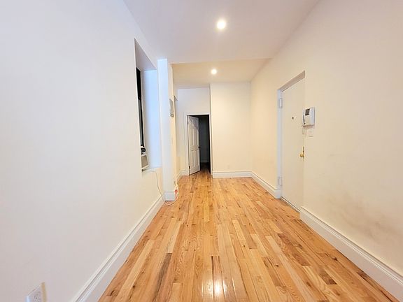 4th image of 256 E 10th St #1T