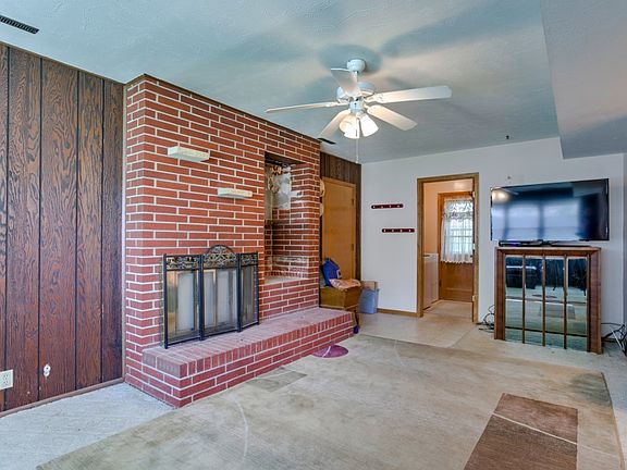 4th image of 3310 Cottonwood Ln