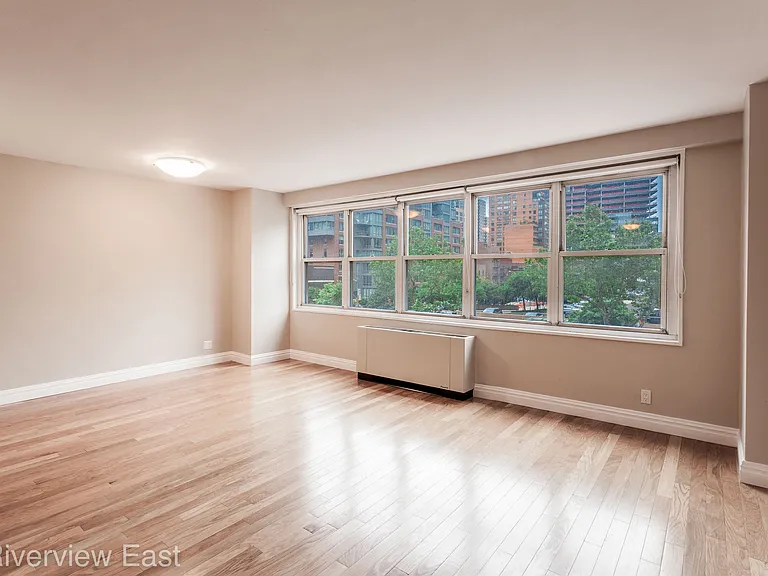 251 E 32nd St #3E — Photo 3