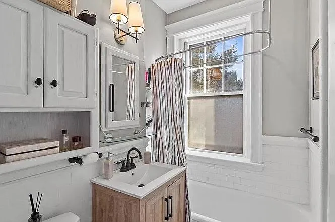 4 Crawford St #2 — Photo 14