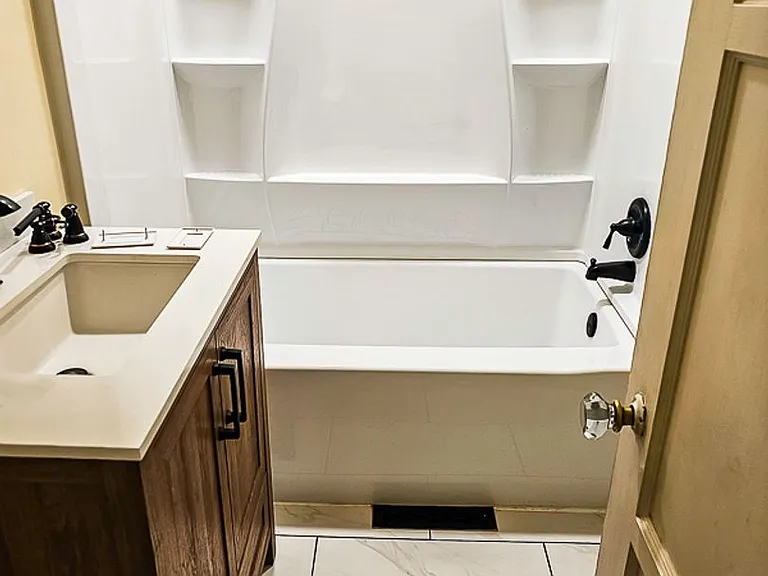 415 S Polk St — Photo 17