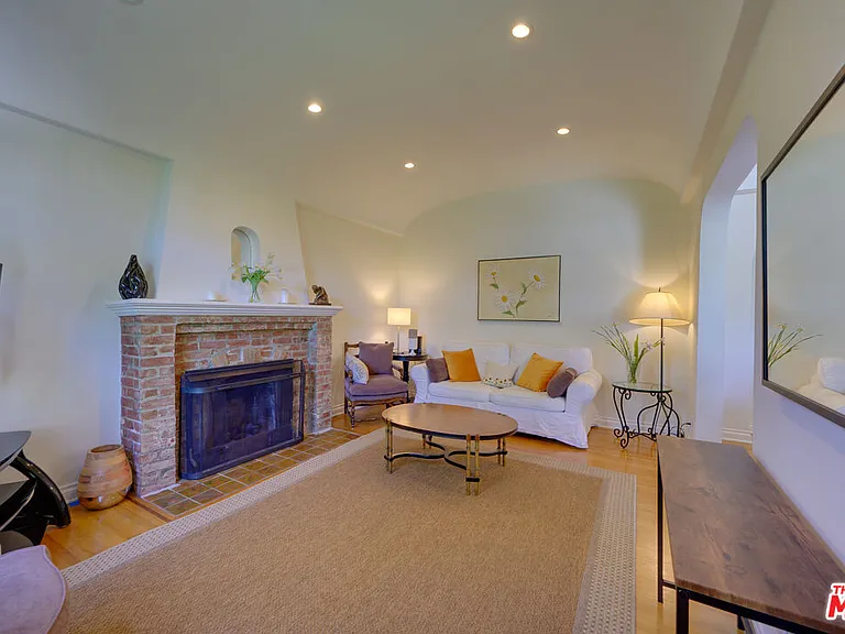 8704 Ashcroft Ave — Photo 8