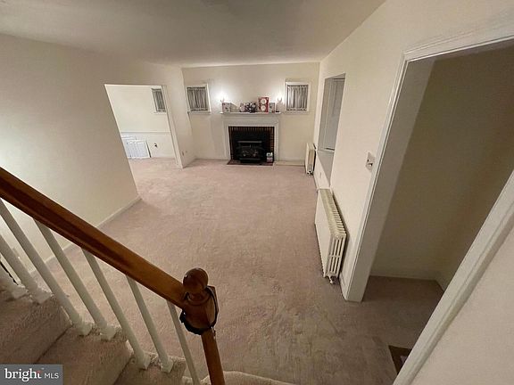 3rd image of 211 W Franklin Ave