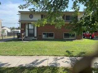 23135 Candace St, Rockwood, MI 48173