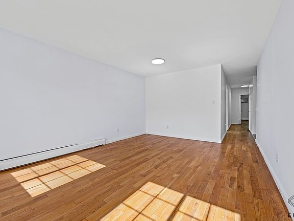 3rd image of 297 Putnam Ave #3