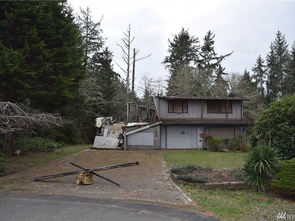 1st image of 779 Mariner Ct SE