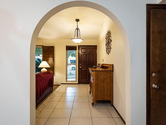 5th image of 2612 S Los Altos