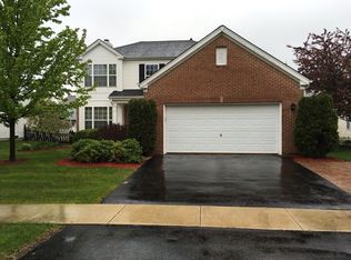 554 Hillcrest Dr, Bolingbrook, IL 60440