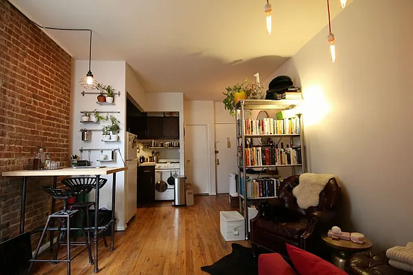 Rented by JK Dansar Corp | media 29