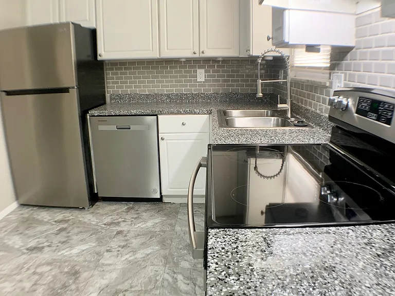 321 Park Ln #321 — Photo 9