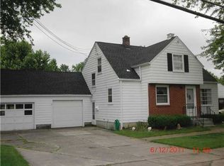 17 Belmont Pl, Williamsville, NY 14221
