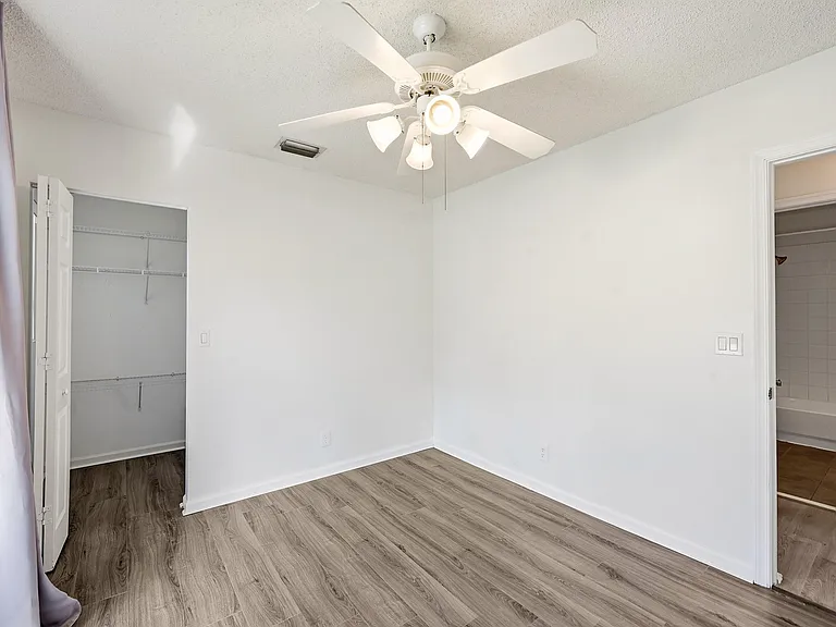 1852 Capeside Cir — Photo 20