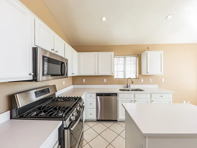 13122 W Wilshire Dr — Photo 9