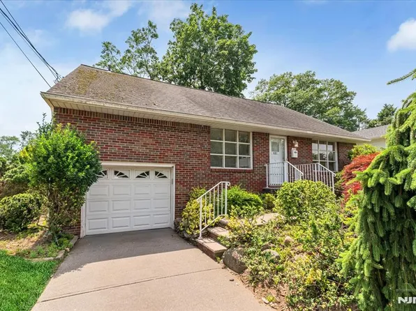 681 Schaefer Ave, Oradell, NJ 07649