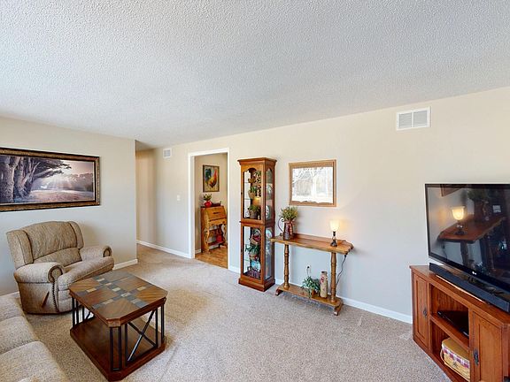 2nd image of 418 Ridge Rd