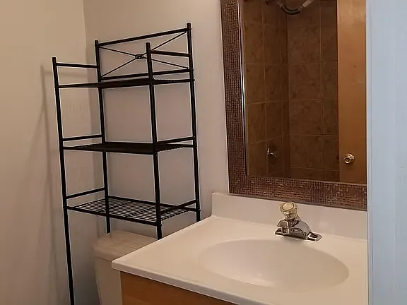 2119 W Melrose St #1 — Photo 13