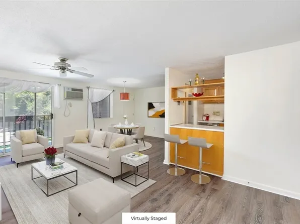 68 Main St APT 44C, Stoneham, MA 02180