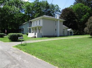 21 Mark Cir, Naples, NY 14512