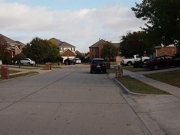 2nd image of 2137 Kiowa St