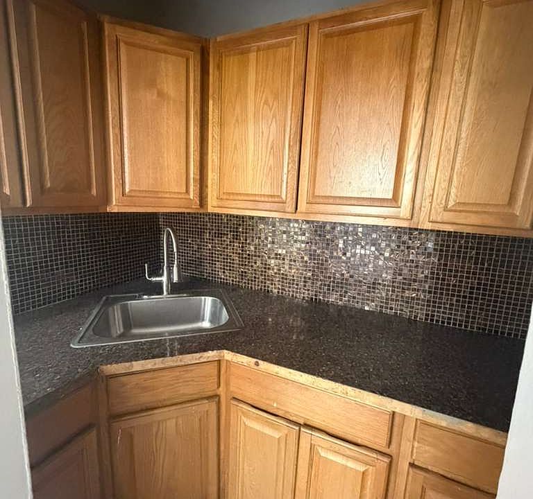 1st image of 70 Shelton Ave #L2
