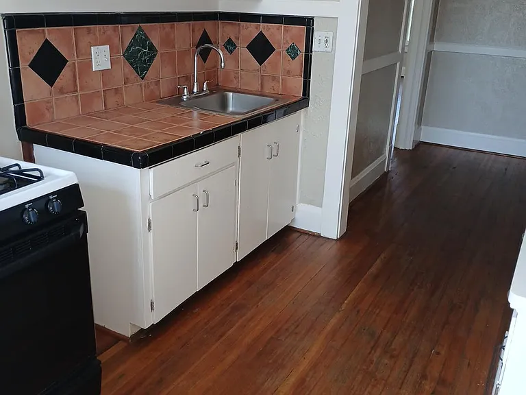 802 McGowen St #2 — Photo 10