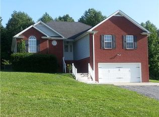 249 Crystal Ln, Westmoreland, TN 37186