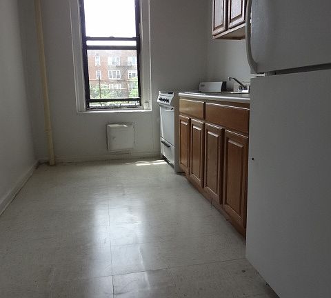 2nd image of 1275 Lafayette Ave APT 4A