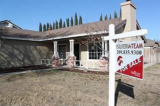 2nd image of 827 Prairie Dunes Dr