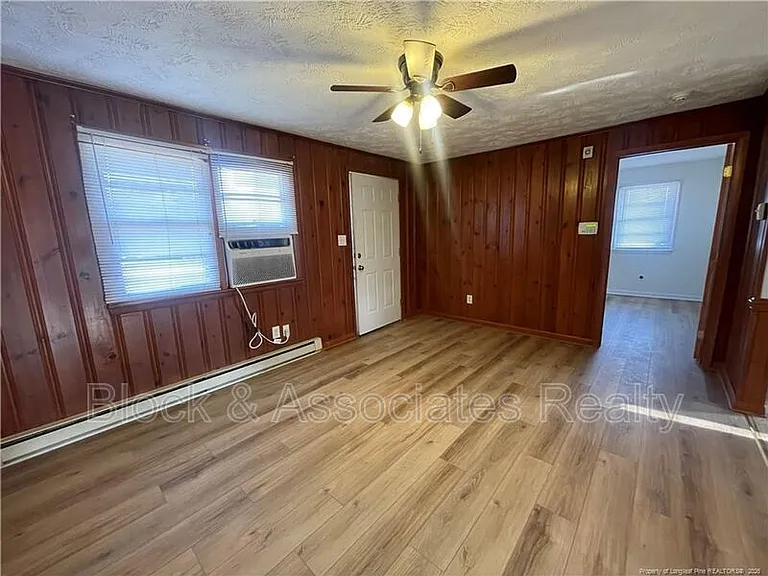 1725 Cumberland Dr — Photo 2